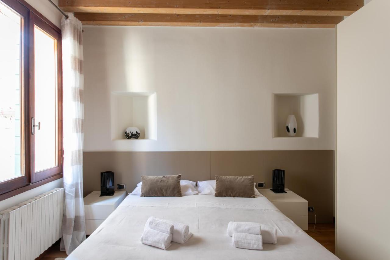 Calle Teatro Vecchio - Venezia Ngoại thất bức ảnh